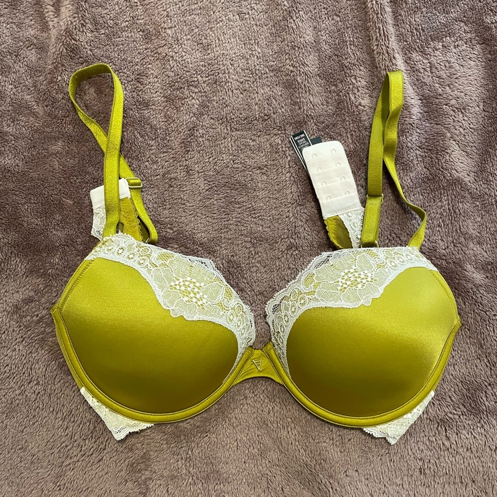 Victoria’s Secret lace push up bra 36C